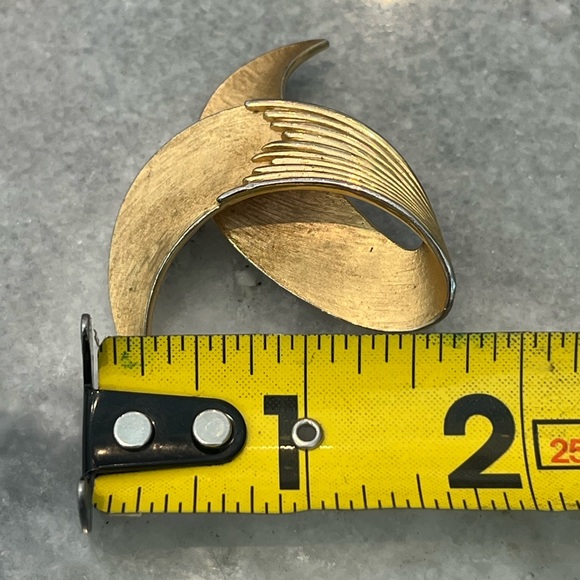 Vintage Trifari abstract brooch/pin - Picture 5 of 5